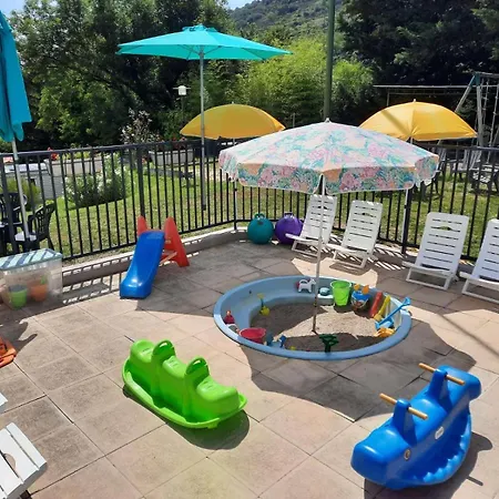 Hébergement de vacances Les Mûriers - Piscine Et Jeux - Ardèche Sud